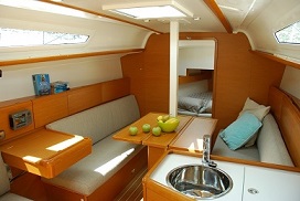 The Jeanneau Sun Odyssey 33i main cabin. Image courtesey & with permission of Chantiers Jeanneau S.A.
