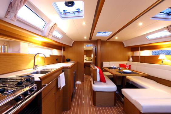 The Jeanneau Sun Odyssey 44i main cabin. Image courtesey & with permission of Chantiers Jeanneau S.A.