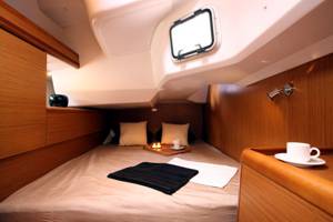 The Sun Odyssey 44i rear starboard cabin. Image courtesey & with permission of Chantiers Jeanneau S.A.